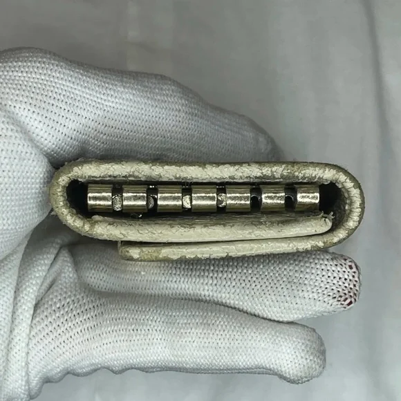 GUCCI MONOGRAM KEY HOLDER - Picture 3 of 7